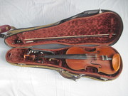 Продам скрипку 4/4 Киев. скрипка целая ,  в хорошем состоянии. комплект
