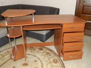 Продам стол компьютерный в отличном состоянии