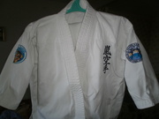 продам кимоно, щитки, перчатки