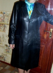 Плащ кожаный всего 285грн..р.46-48
