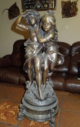 Бронзовая скульптура работы Auguste Moreau