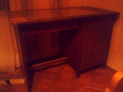 Стол письменный однотумбовый деревянный  б/у 