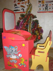 Детская парта со стулом и магнитной доской