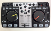 Dj контроллер MixVibes U-Mix Control Pro со встроенной звуковой картой