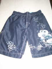 Шорты на мальчика 11-12 лет,  состояние новых.