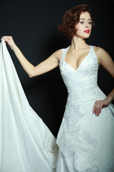 Продам свадебное платье бу со шлейфом Valentino 3200 грн