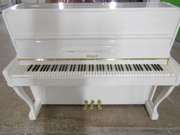 Белое пианино ROSLER цвета слоновой кости 