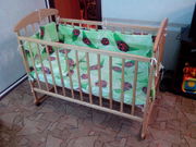 Кроватка с матрасом,  защитой и постелью