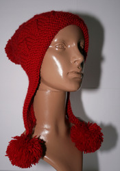 Оригинальная шапка ручной работы из натуральной качественной пряжи