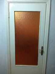 Продам 4 двери б/у с ручками,  стеклом и налишниками