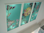 Художественный витраж на окнах.