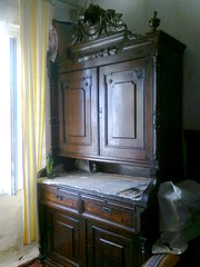 Продам антикварный буфет, возраст более 100 лет