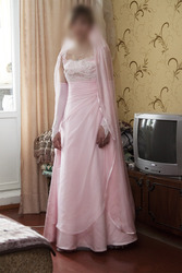 Красивое свадебное платье,  нежно розового цвета