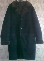 Дубленка муж.,  48р.,  цвет антрацит,  натур. мех,  длина до колен.