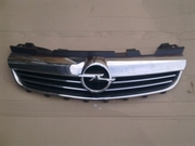 Решетка б/у на Опель Zafira B