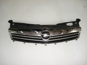 Решетка радиатора б/у на Опель Astra H