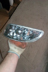 фара противотуманная toyota land cruiser 200