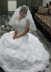 Продам НОВОЕ красивое свадебное платье!