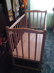 продам деревянную кроватку