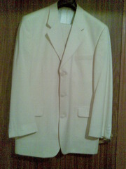 Мужской белый костюм