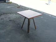 Продам б.у. столы для кафе,  ресторанов.