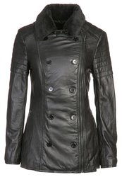 Продаю кожаную женскую куртку Кorintage by Serge Pariente Berry 