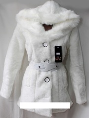 Шубка женская удлиненная с капюшоном и поясом норма