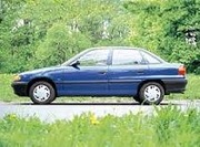 Передний бампер Opel Astra 1997