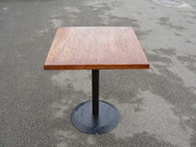 Продажа б/у столов на металлической ножке для кафе общественного питан