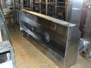 Продам б/у зонты вытяжные, пристенные для общепита