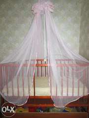 Детская кроватка с укачивающим механизмом полный комплект 550 грн !