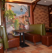 Продам б.у. диваны для кафе,  ресторанов,  общепитов