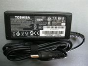 Продаю зарядное устройство от ноутбука TOSHIBA Satellite A205