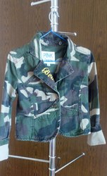 Жакет с защитно- маскировочным принтом продам. Торг всегда уместен!
