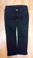 Джинсы-капри тм Sisley черные. Торг всегда уместен!