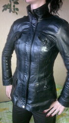 Короткая куртка демисезонная