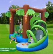Надувной батут для детей с горкой Весёлые джунгли
