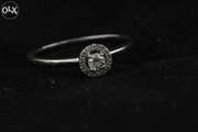 Продам кольцо с брилиантом