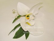 Заколка из живых цветов Киев