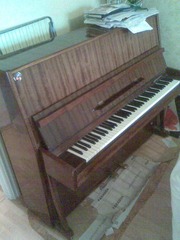 Пианино продам в Киеве