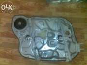 824811H000 Стеклоподъемник прав перед KIA CEED