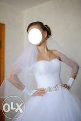 Белоснежное свадебное платье
