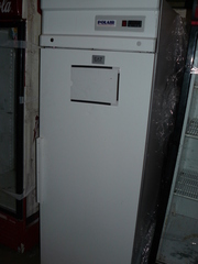 Продам холодильный шкаф Polair бу для кафе