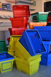 Корзина покупательская пластиковая. Торговое оборудование.