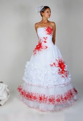 Свадебное платье с вышивкой. 