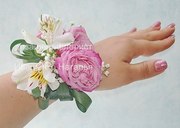 Браслет из живых цветов на свадьбу