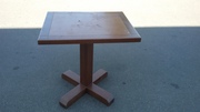 Продам деревянный стол б.у. для кафе,  баров,  ресторанов