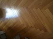 Продам натуральный паркет сосна с деревянным плинтусом б/у