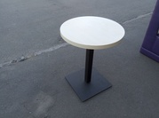 Столы б.у. для кафе с круглой столешницей.