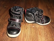 Продам демисезонные кожаные 26р.(стелька 16, 5)